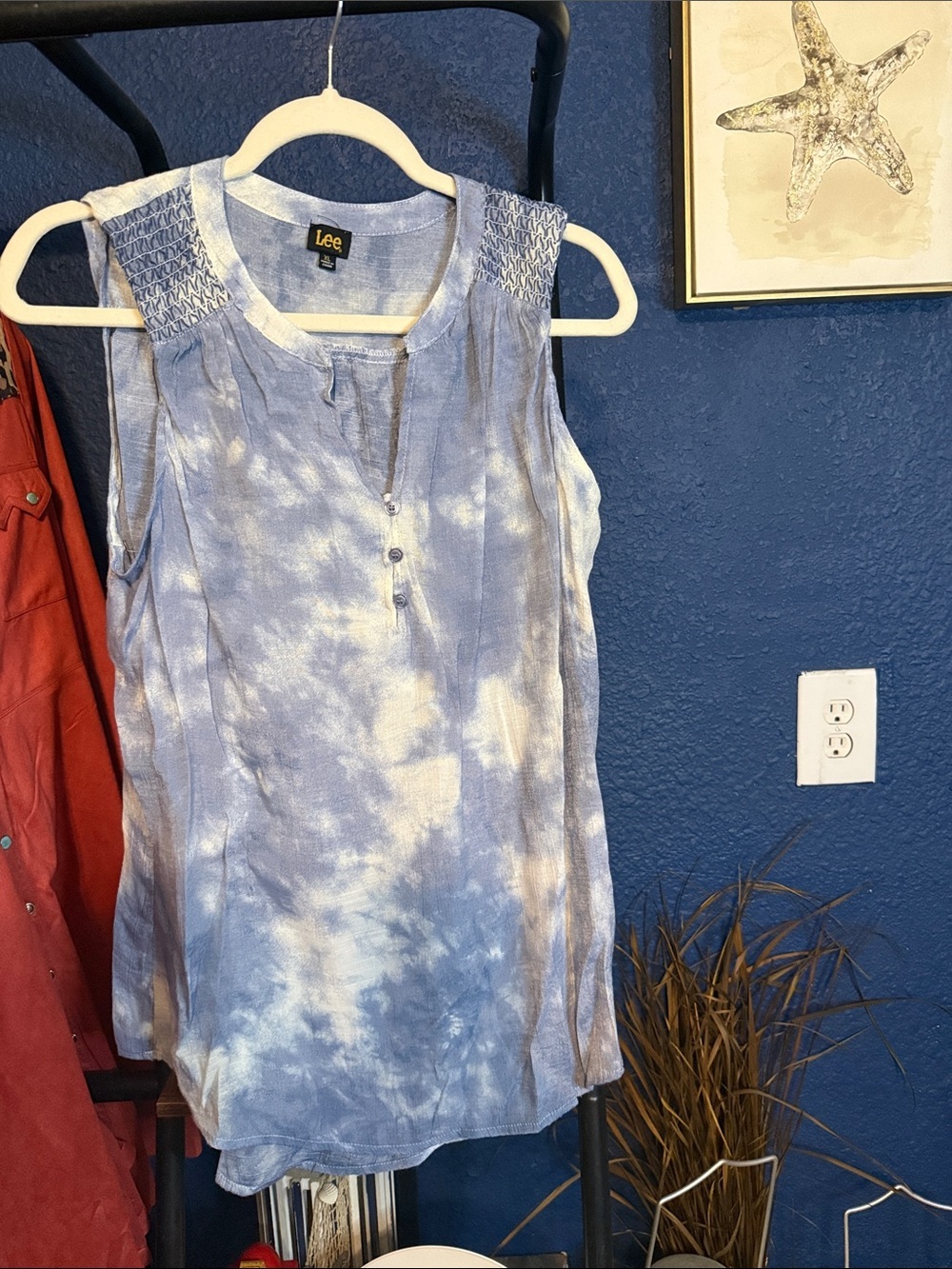 Lee Women's Light Blue Tie-Dye Sleeveless Henley Tank